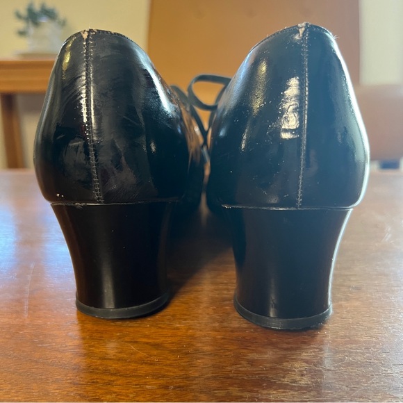 Vintage 1940s Patent Leather and Mesh Shoes - Picture 4 of 9